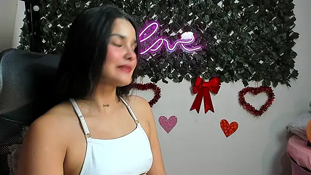 DestinyHills' Live XXX Chat
