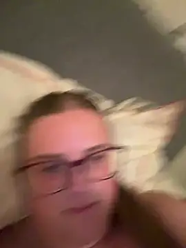 CurvyPaar2's Live XXX Chat