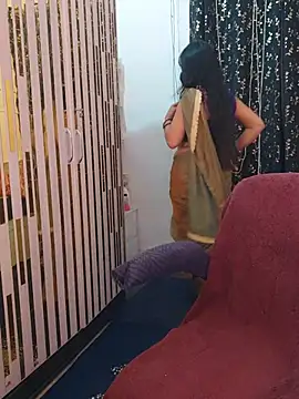 Chat +18 de Sharmili_Shehzadi ao vivo
