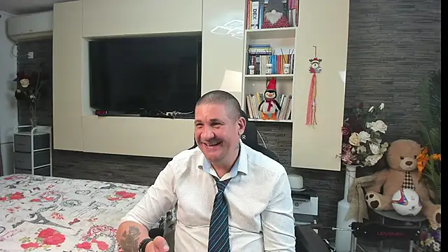 SpartacusDaddy48 live XXX chat