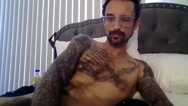 MrDGreyn Live XXX chat