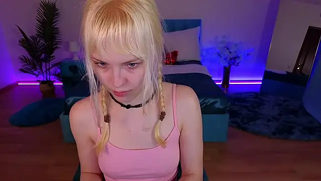 HannahHolliss XXX чат на живо