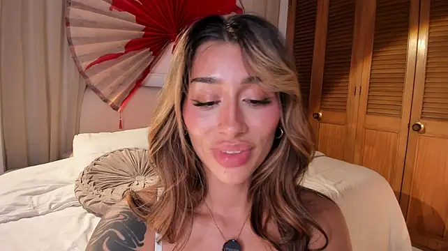 ConnieDeep's Live XXX Chat