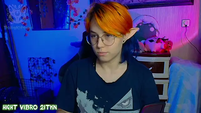 Chat XXX en directo de TrickyKitsune