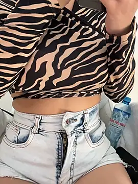 Chat +18 de DulceMya ao vivo