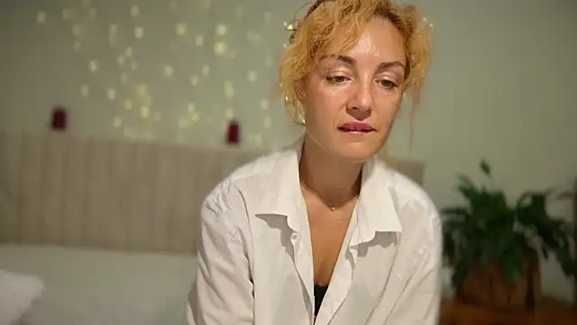 Reddgiirl's Live XXX Chat