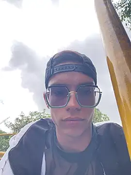 Andres_boy252 现场XXX聊天