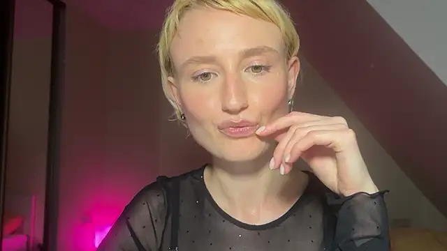 XXX chat uživo modela M_Mystique