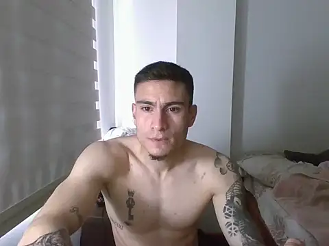Alejandro00747 – Naživo XXX chat