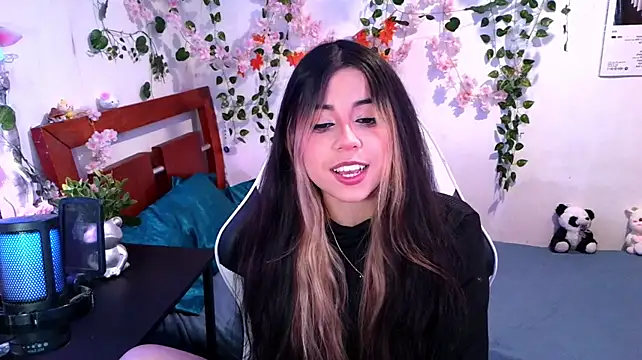Chat XXX ao vivo de Kittyuwu_