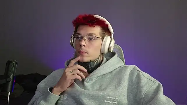 DENIS_HERE 即時 XXX 聊天