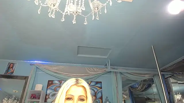 ADRIANNA_FOX: онлайн-секс-чат