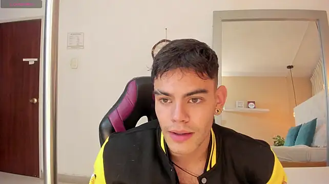 Lycan____ Live XXX Chat