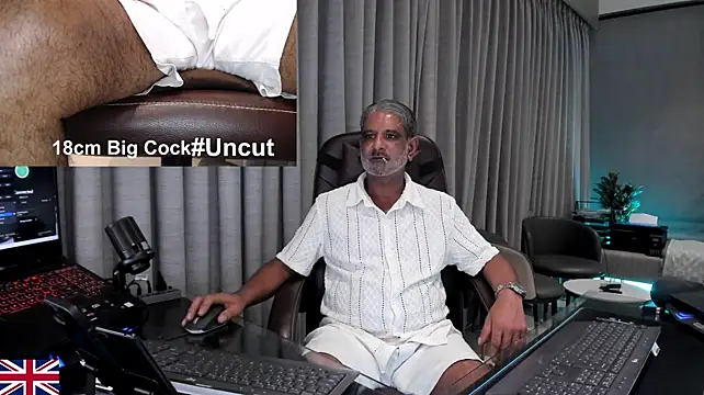 OnlineBossUK XXX чат на живо