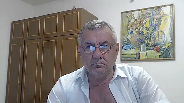 Онлайн чат XXX machomale3