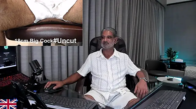 OnlineBossUK Live XXX Chat