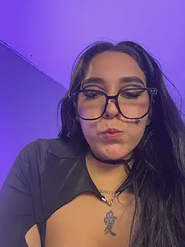 KatlynRous' Live XXX Chat
