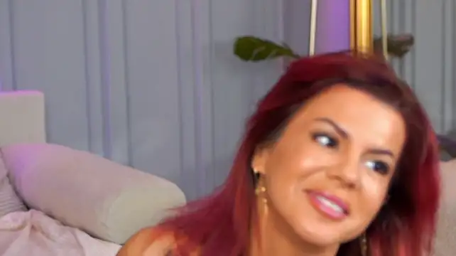 XXX chat uživo modela CamillaStarrX