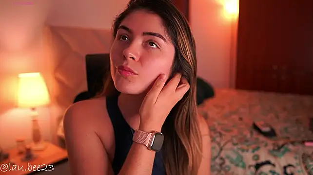 Lau_Bee Chat XXX in diretta