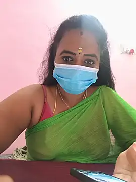 TamilPonnuJeevithaのライブXXXチャット