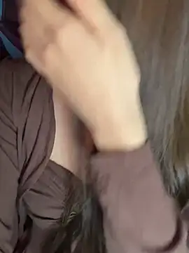 צ'אט XXX בשידור חי של Yiyina_17