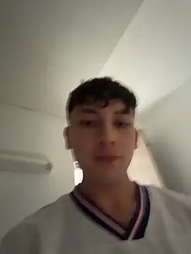 OLIVER_Kn Live XXX chat