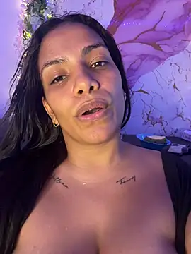 ArielleMillerr-'s Live XXX Chat