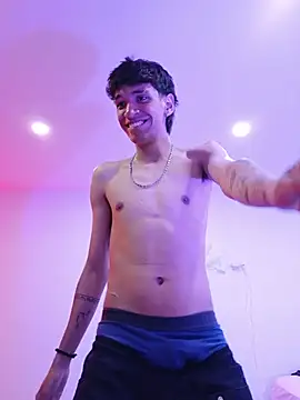 H3ll_B0Y_ – Naživo XXX chat