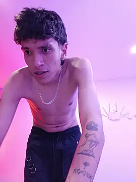 Chat XXX en directo de H3ll_B0Y_