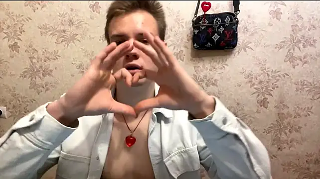 XXX chat uživo modela BigBabyMax