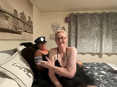 Czat XXX na żywo – Curvy-Jinx