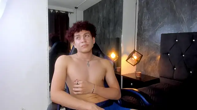 Živý XXX chat ThomasFire