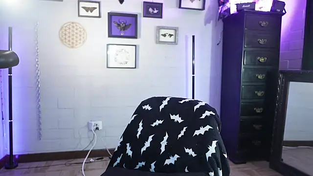 insania_9999_'s Live XXX Chat