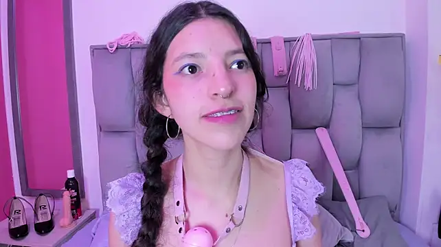 Chatroom XXX en direct de Namii__