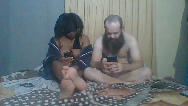 Interracialcouple35's Live XXX Chat