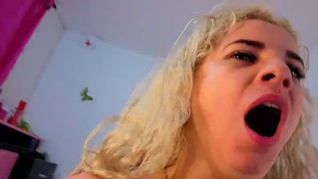 HannaBrave Chat XXX in diretta