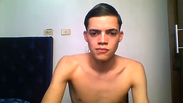 Latinos_2001 Obrolan Langsung XXX