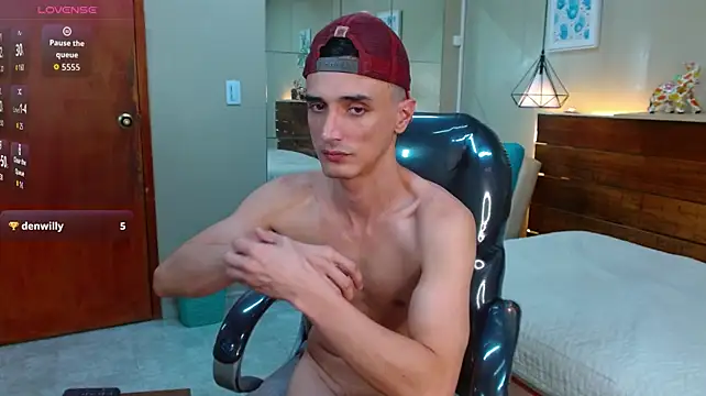 FelipeFriendly live XXX chat