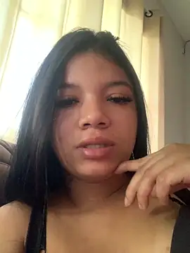 Chat +18 de Laurinhadoanal ao vivo