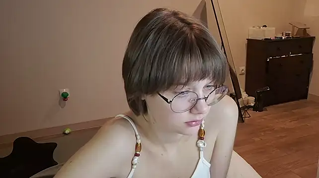 ExitedTroth Adlı Modelin Canlı XXX Sohbeti