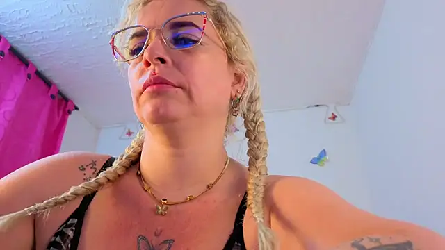 Czat XXX na żywo – HannaBrave
