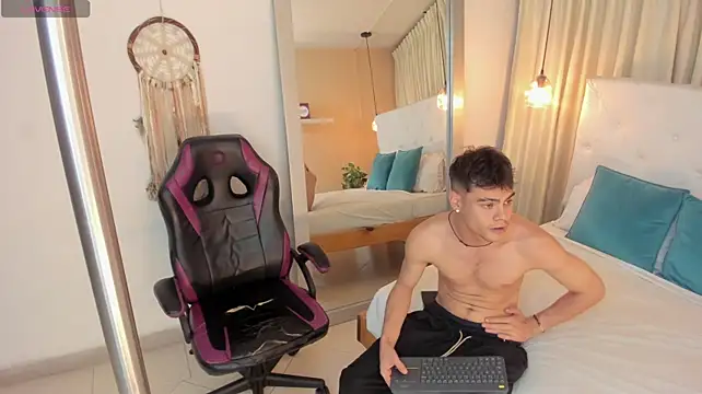 Lycan____ Live XXX-Chat