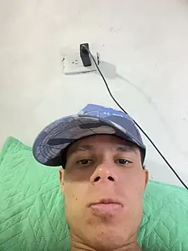 XXX chat uživo modela LuiguiMoore