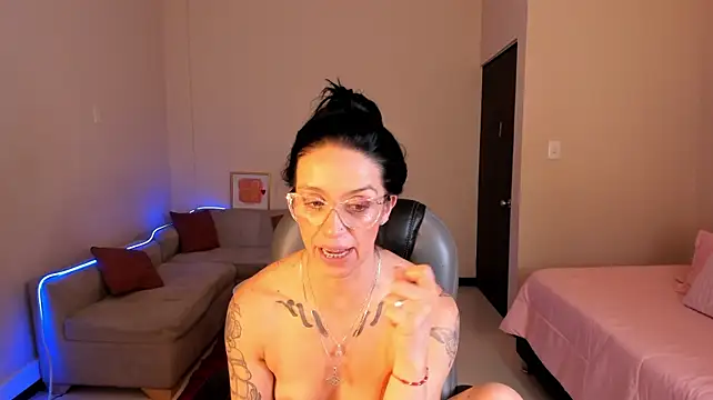 Živý XXX chat Kristen_Garner