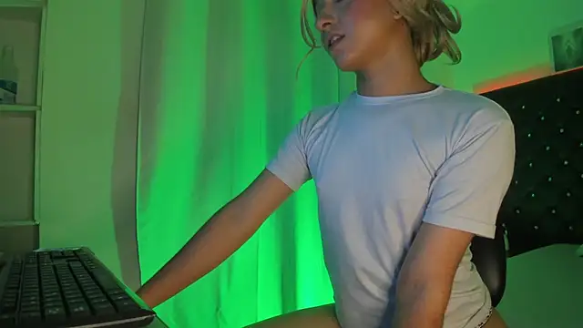 Czat XXX na żywo – BellaRoge