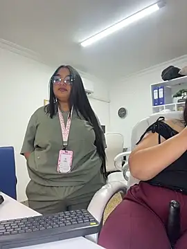 Czat XXX na żywo – Mia_roussee_
