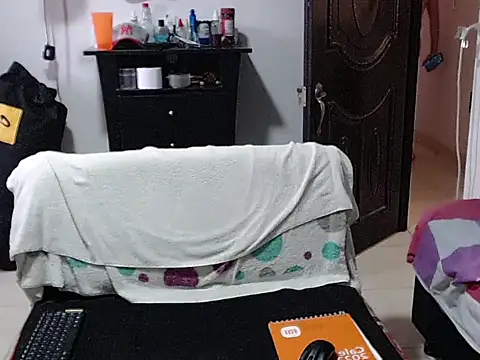 Zac_Efront Adlı Modelin Canlı XXX Sohbeti