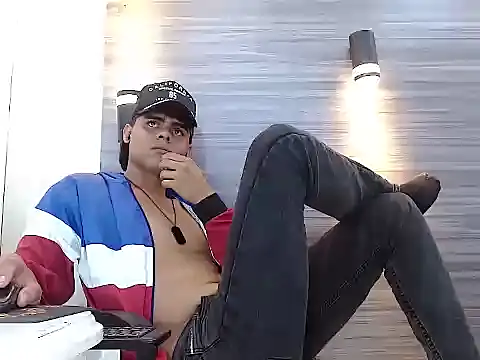 DamianFrostt webcam show