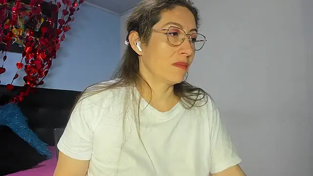 kaylaMinov_n Webbikameraesitys