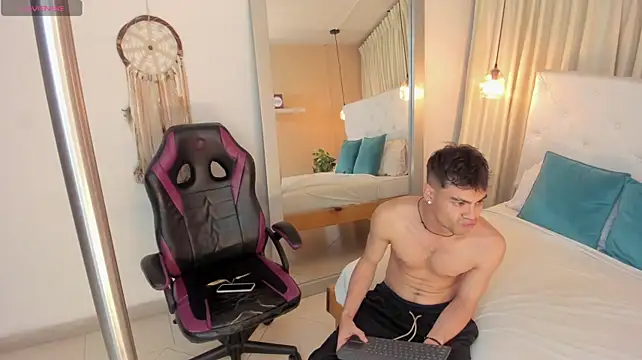 Lycan____ Chat XXX live